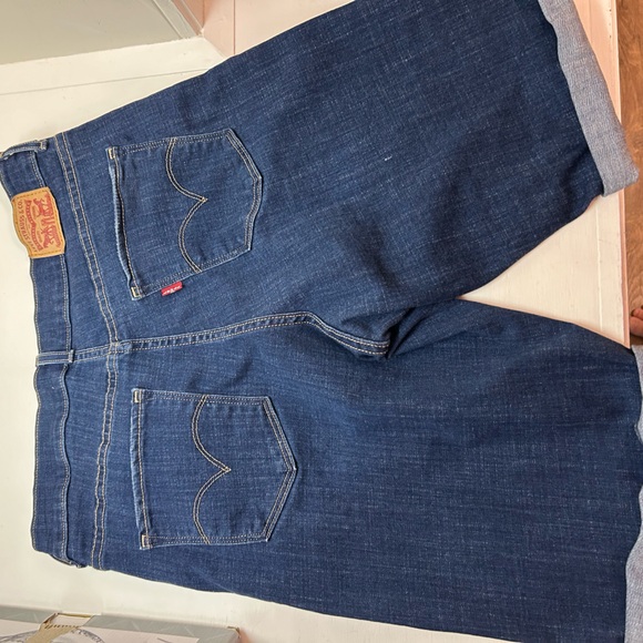 Levi Strauss & Co Women’s size 30 - Picture 2 of 3